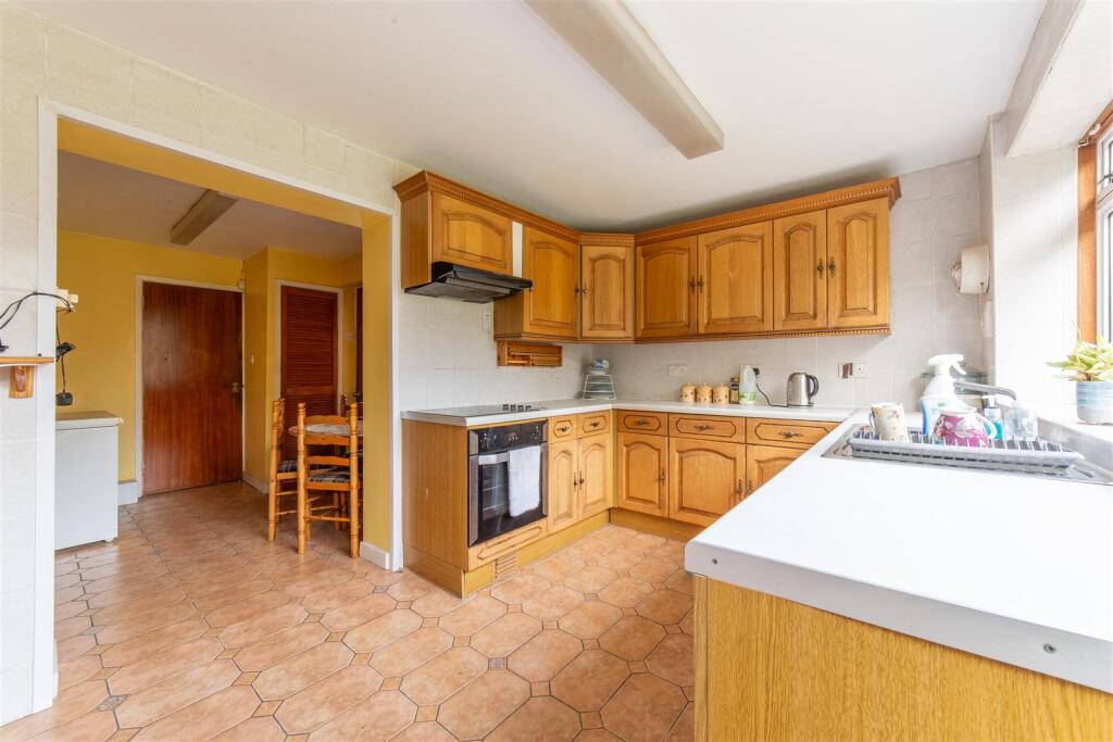 29 Llanyravon Way-16.jpg