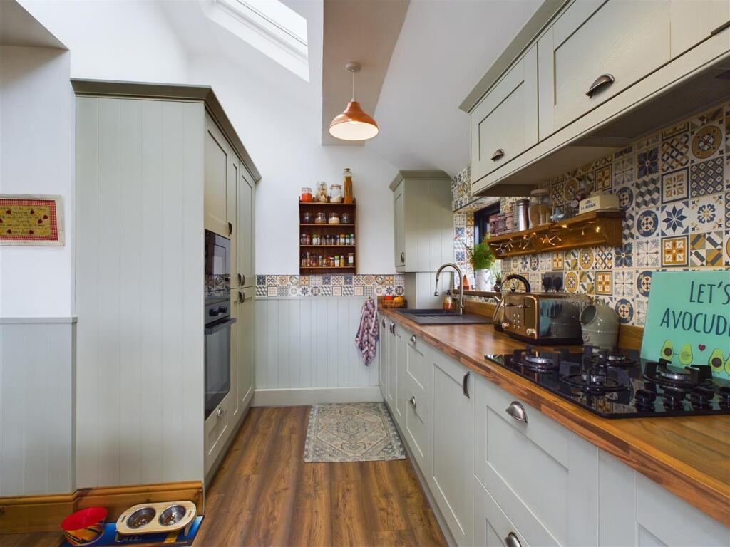 KITCHEN/DINER/LIVING