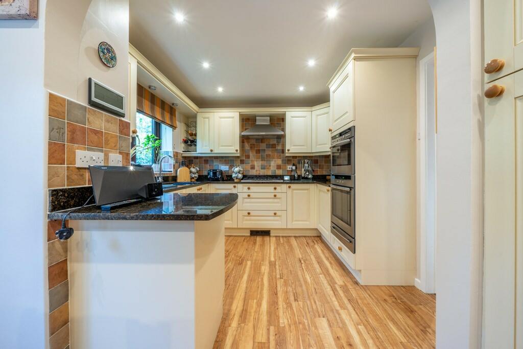 Kitchen/Breakfast Rm