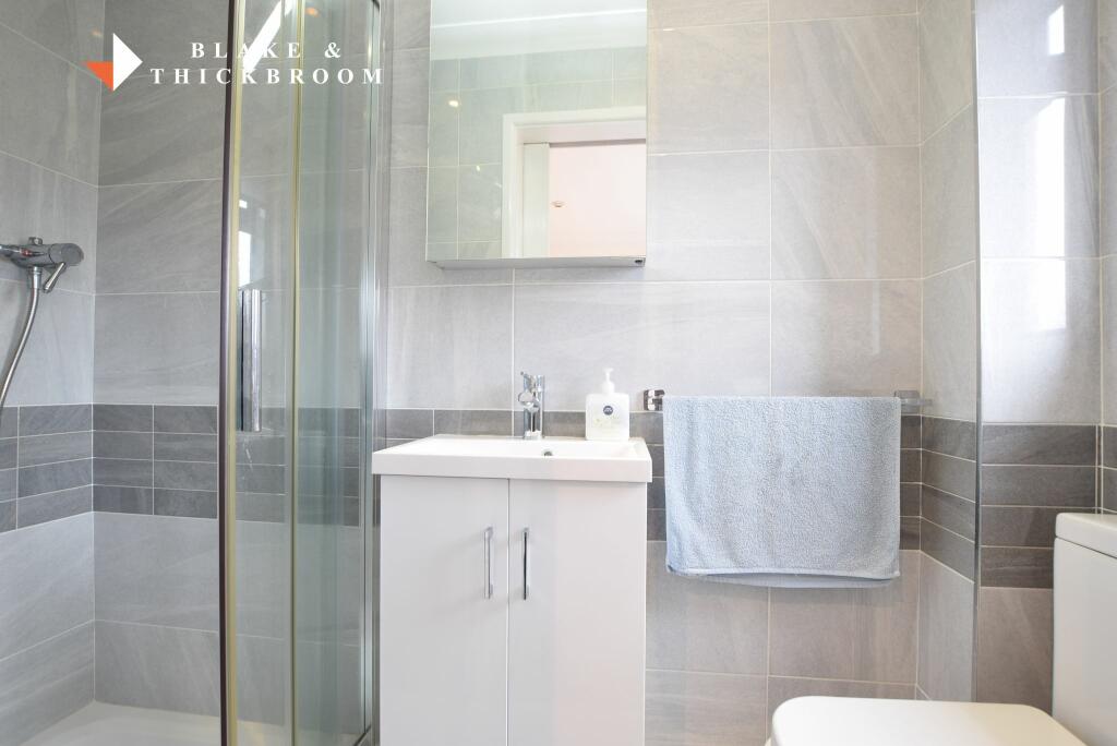 EN SUITE SHOWER ROOM