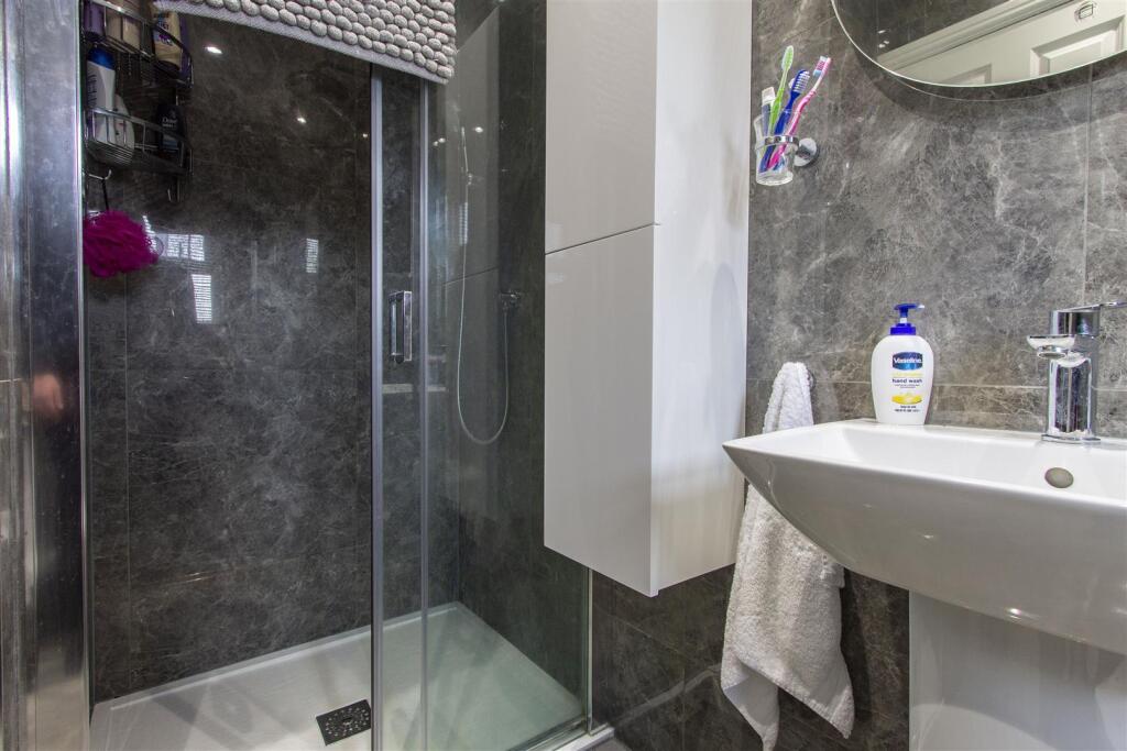 En Suite Shower Room