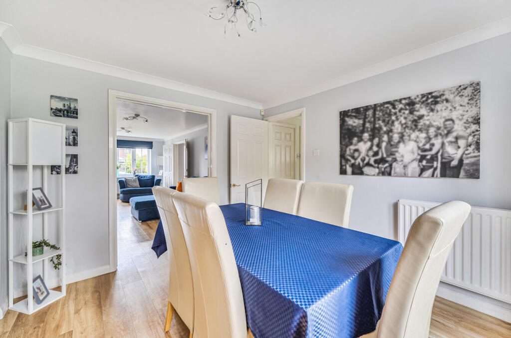 1363107-7-68e667e...