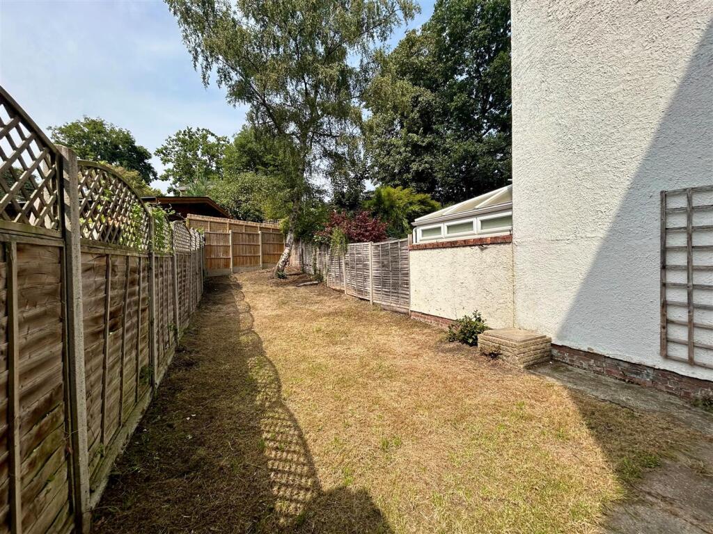 13 Alphington Green rear garden.jpg