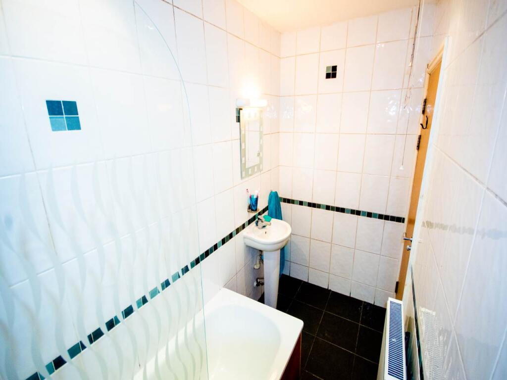 Flat 2, 1 Russell St