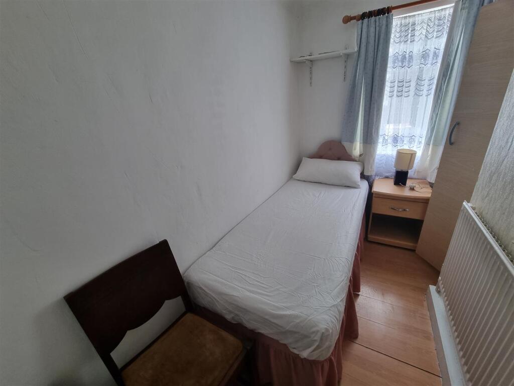 11a Pevensey Road Bedroom 3.jpg