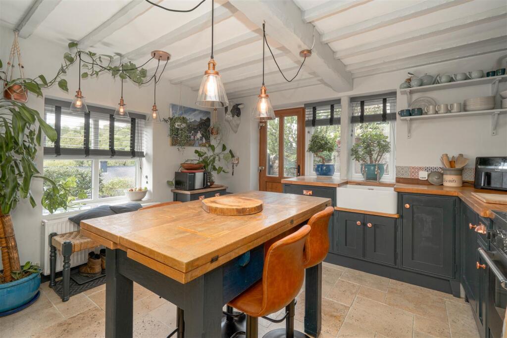 Kitchen-4.jpg