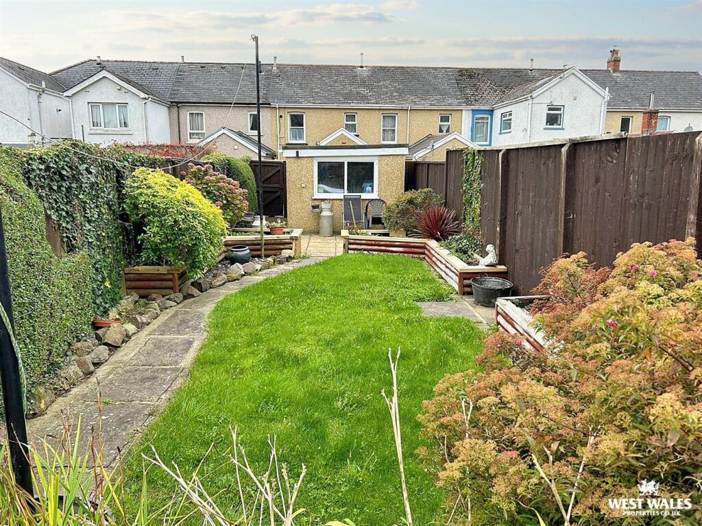 WhatsApp Image 2025-10-06 at 12.22.33 (3).jpg