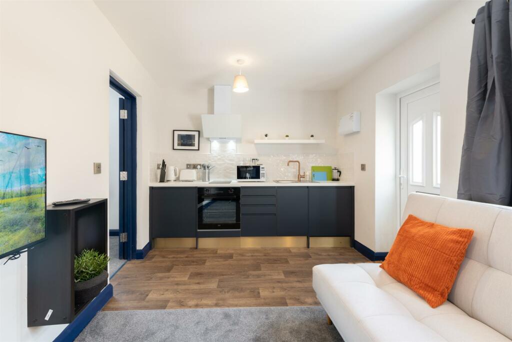 Flat 4 Flats 1-4 at 81 Devon Road Bristol BS5 6ED 