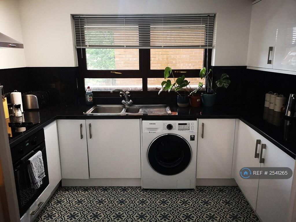 Kitchen 1