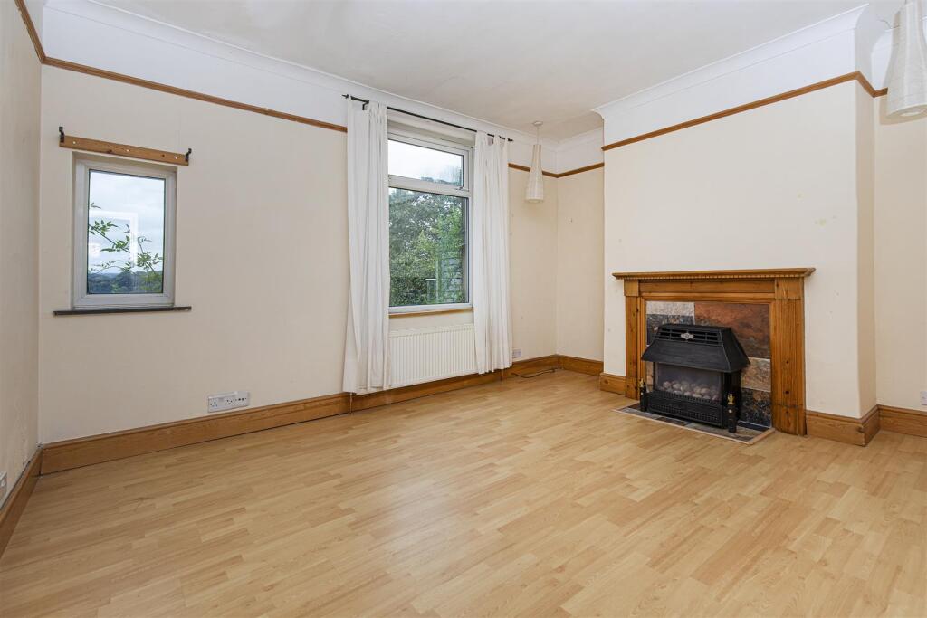 Bramleys Estate Agents - Height Green - Sowerby Br