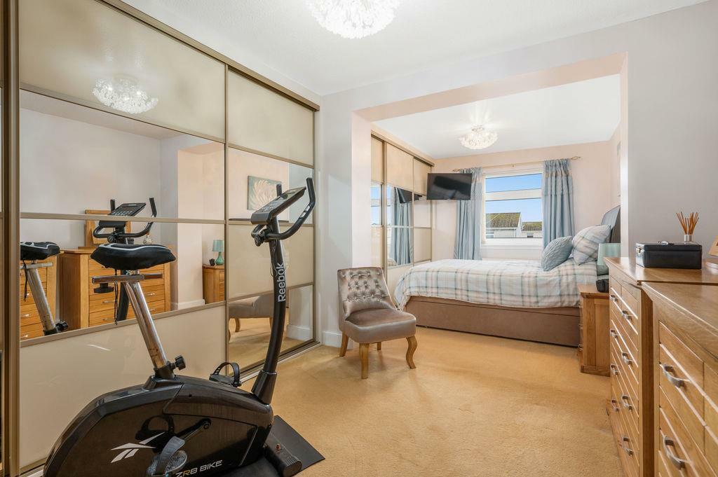 Bedroom 1 (1).jpg