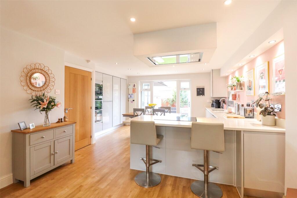 Kitchen/ Family Room