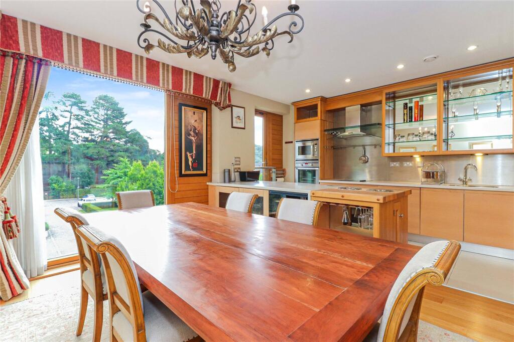 Kitchen/Dining