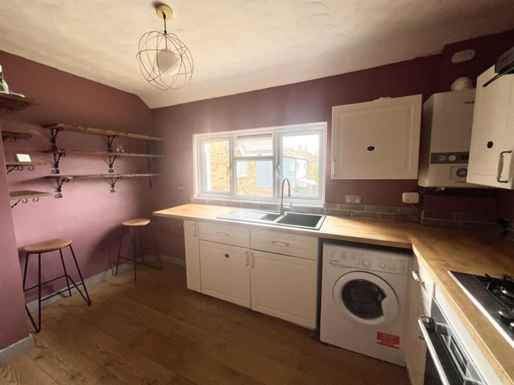 kitchen...jpg
