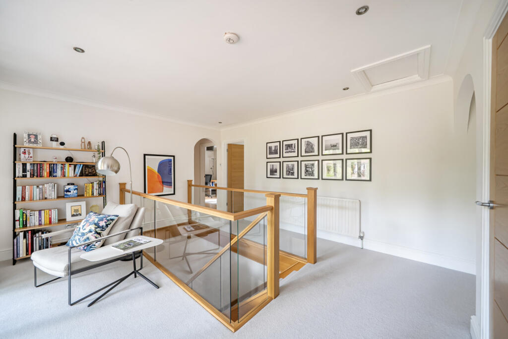 1348601-10-68bf1f...