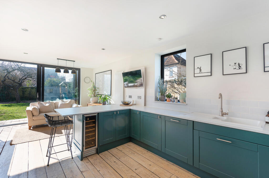 Kitchen/Dining