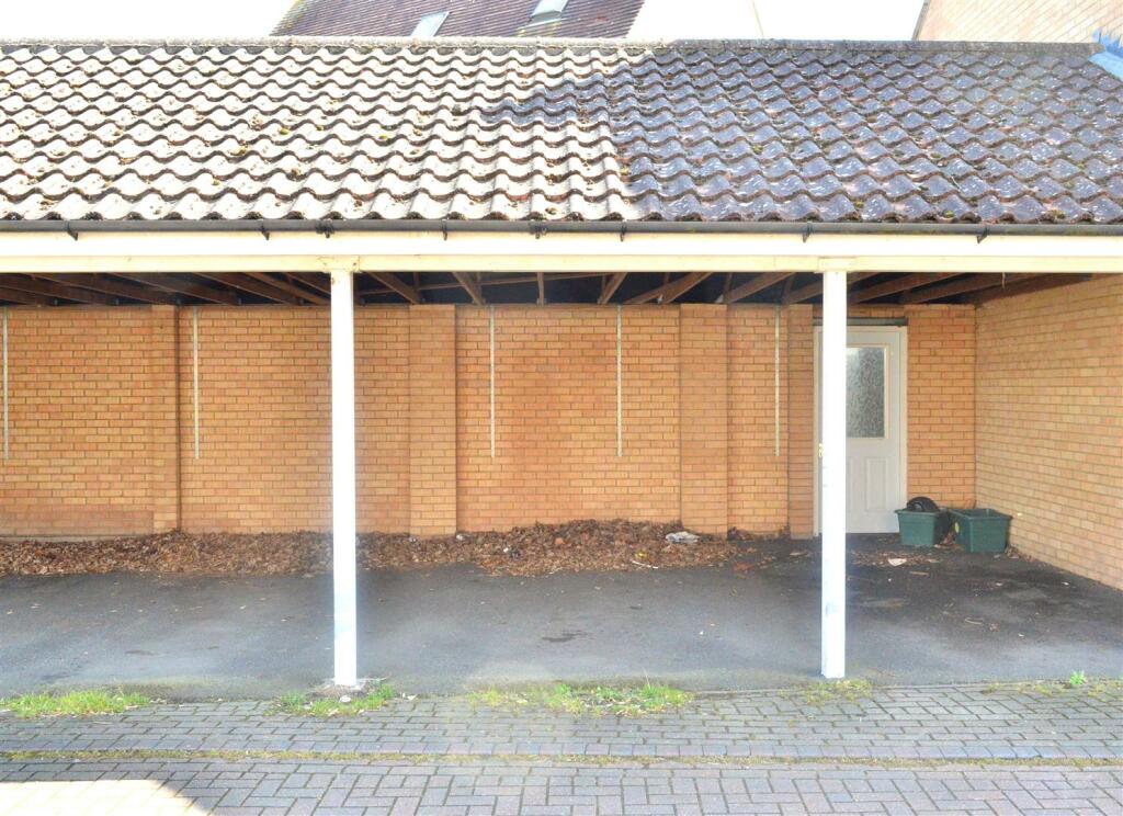 Car Port: