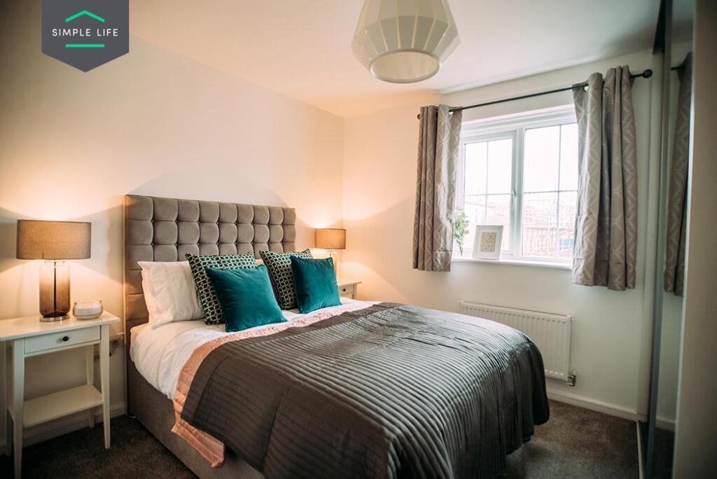Dee_bedroom3.jpg