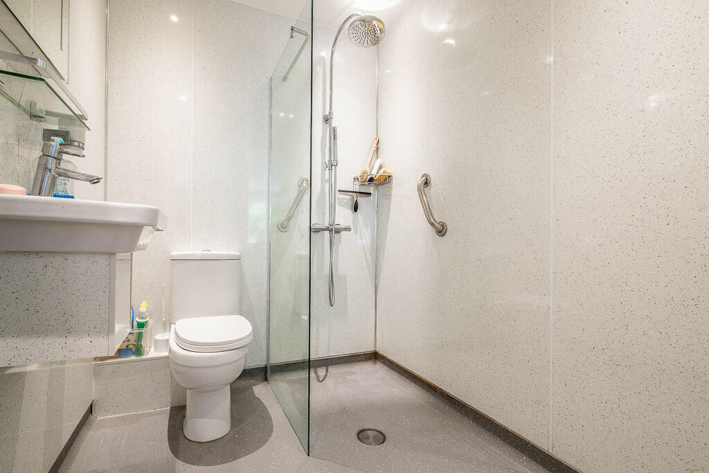 Medina Lodge - We...