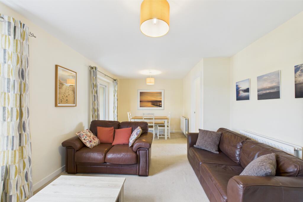 CAM04201G0-PR0083-STILL007