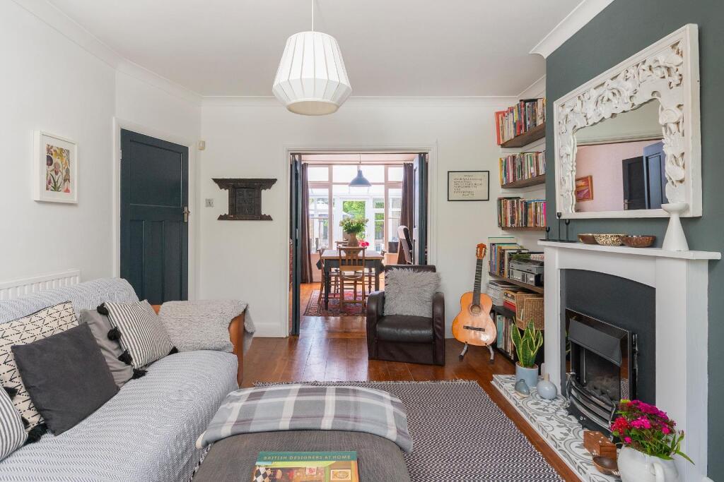 4S4RKE - Living Room B.jpg