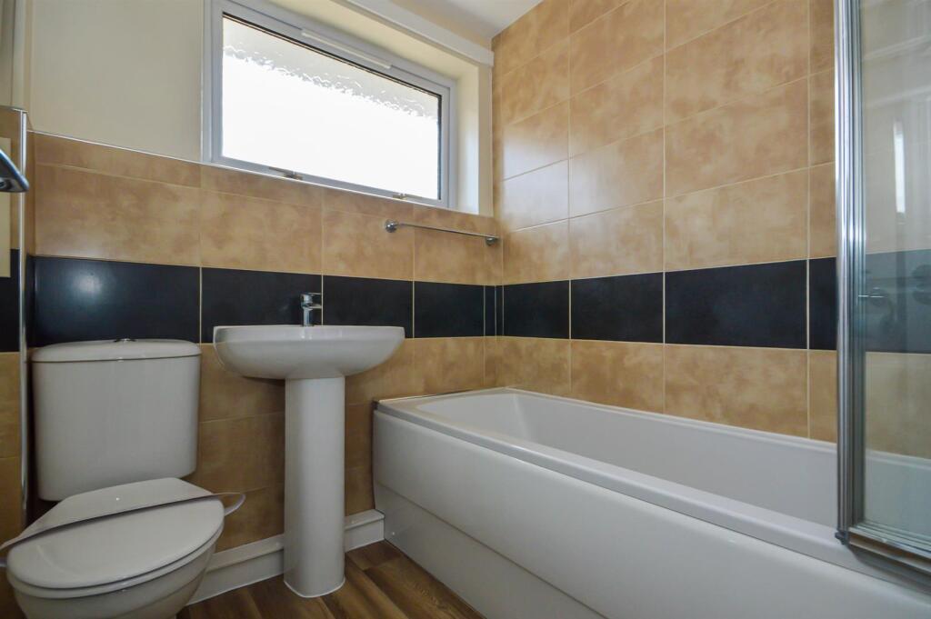 BATHROOM/W.C.
