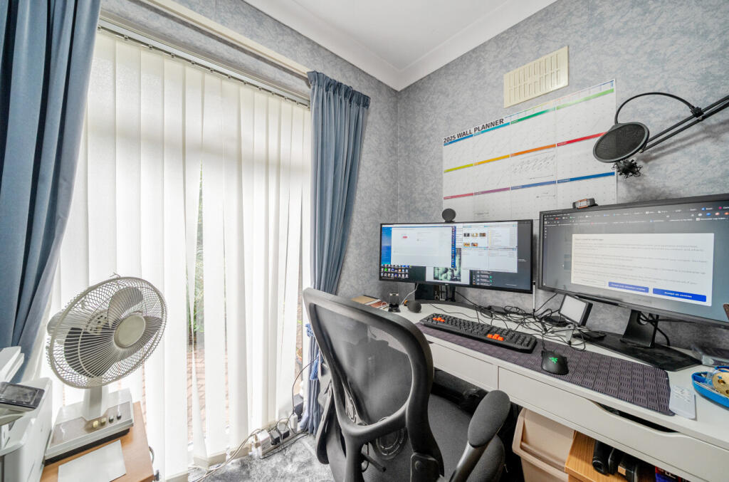 1329054-15-6880c1...