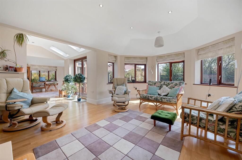 SITTING ROOM