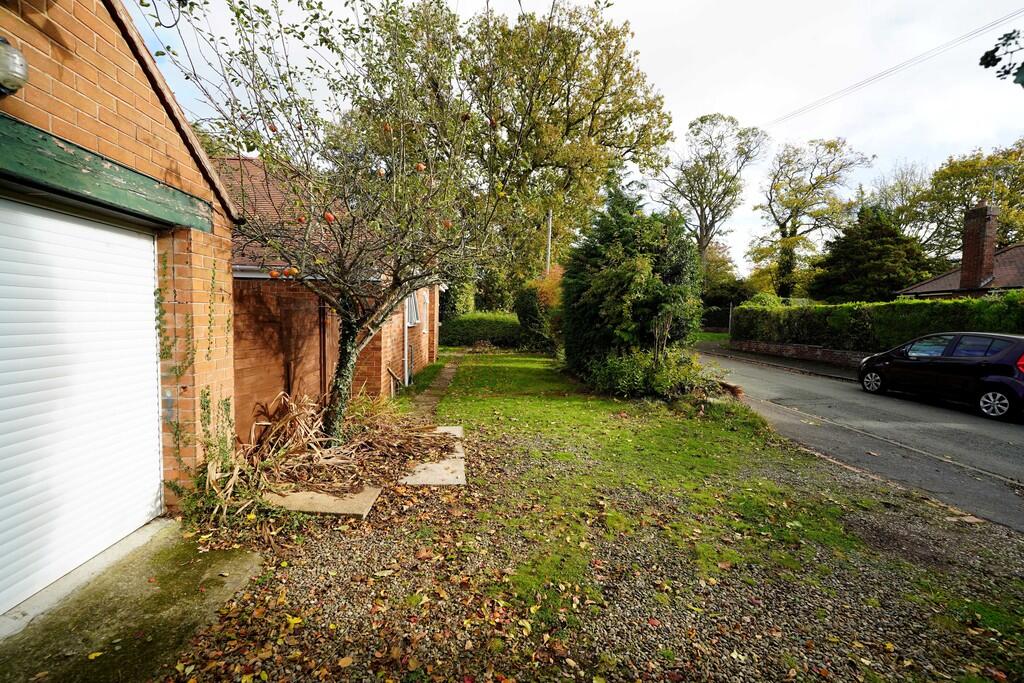 Side and neighbou...