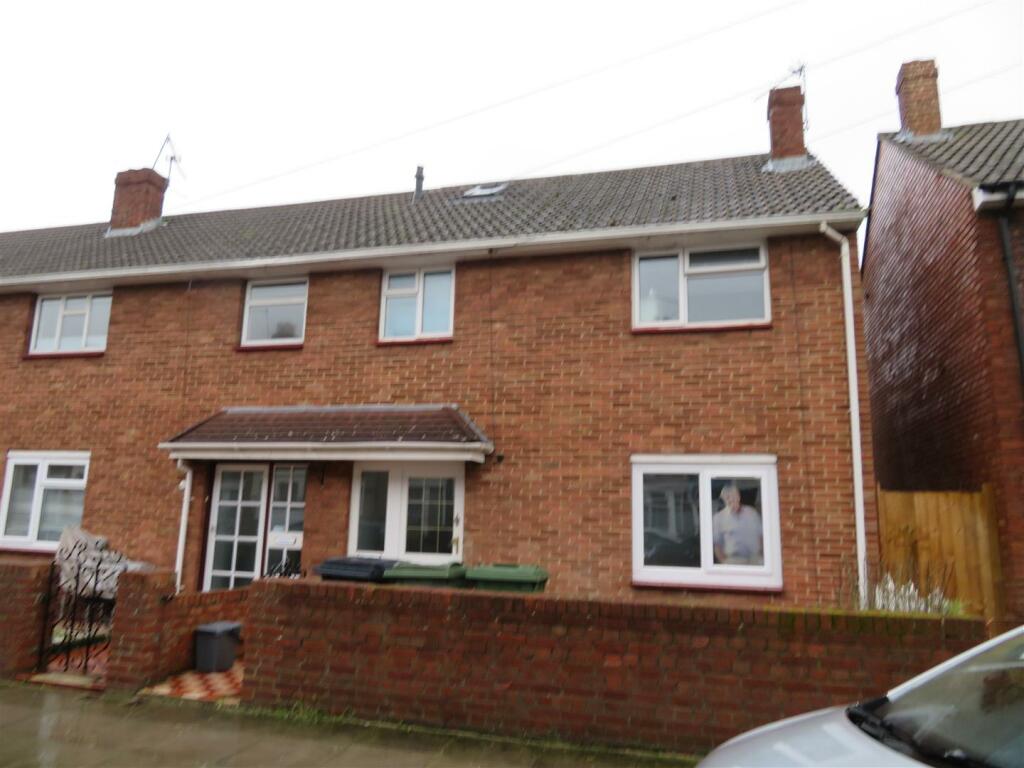61 Sutherland Road External.JPG