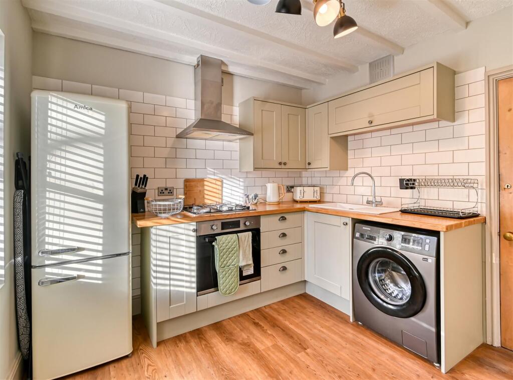 18 The Wharfage-8.jpg