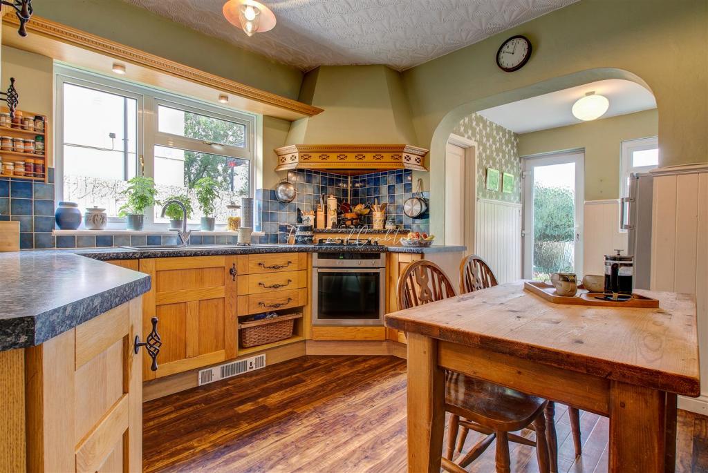 Llandennis Road, Cyncoed, HernCrabtree (22).jpg