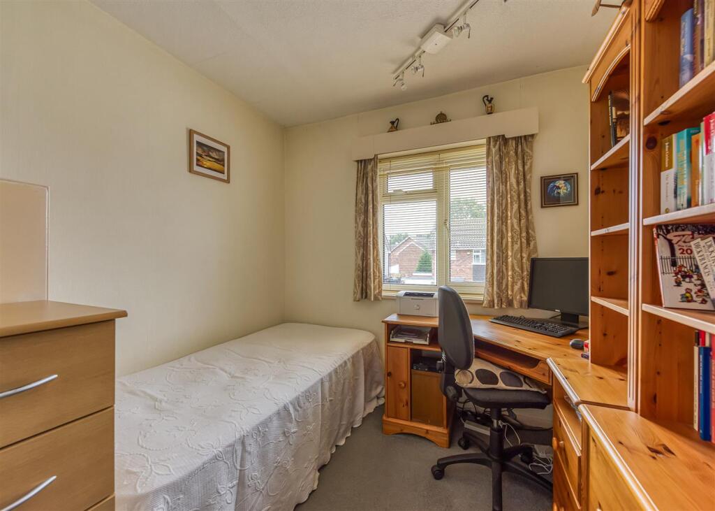 21 Langley Gardens-Bedroom 3.jpg