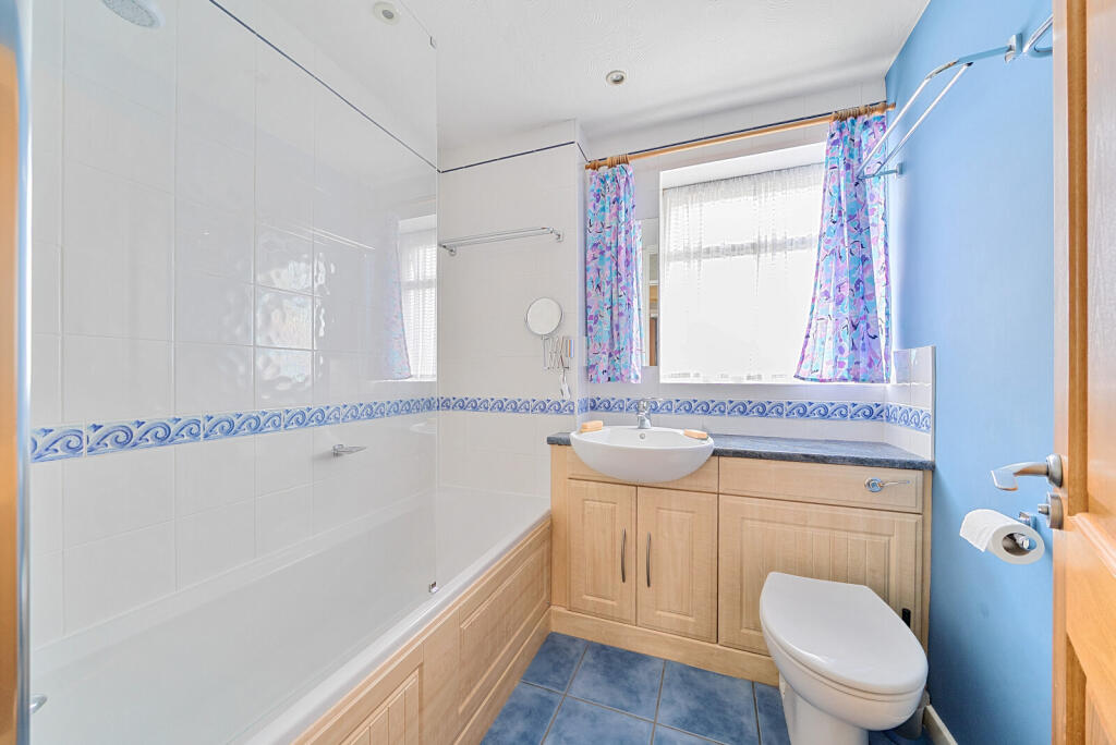 1304567-5-684162b...