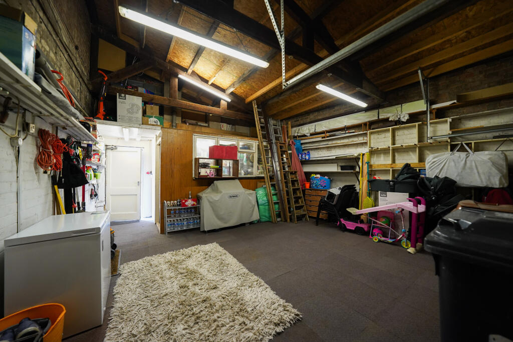 Double Garage / Workshop