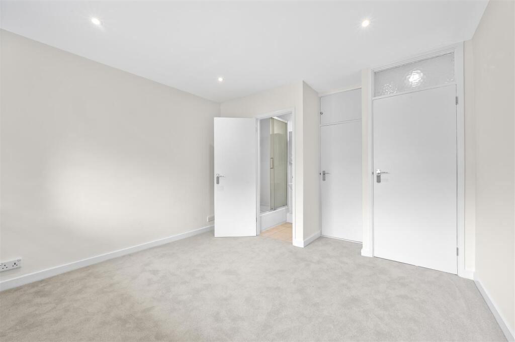 BUCKINGHAM COURT 1 (15 FROM 25)-23.jpg