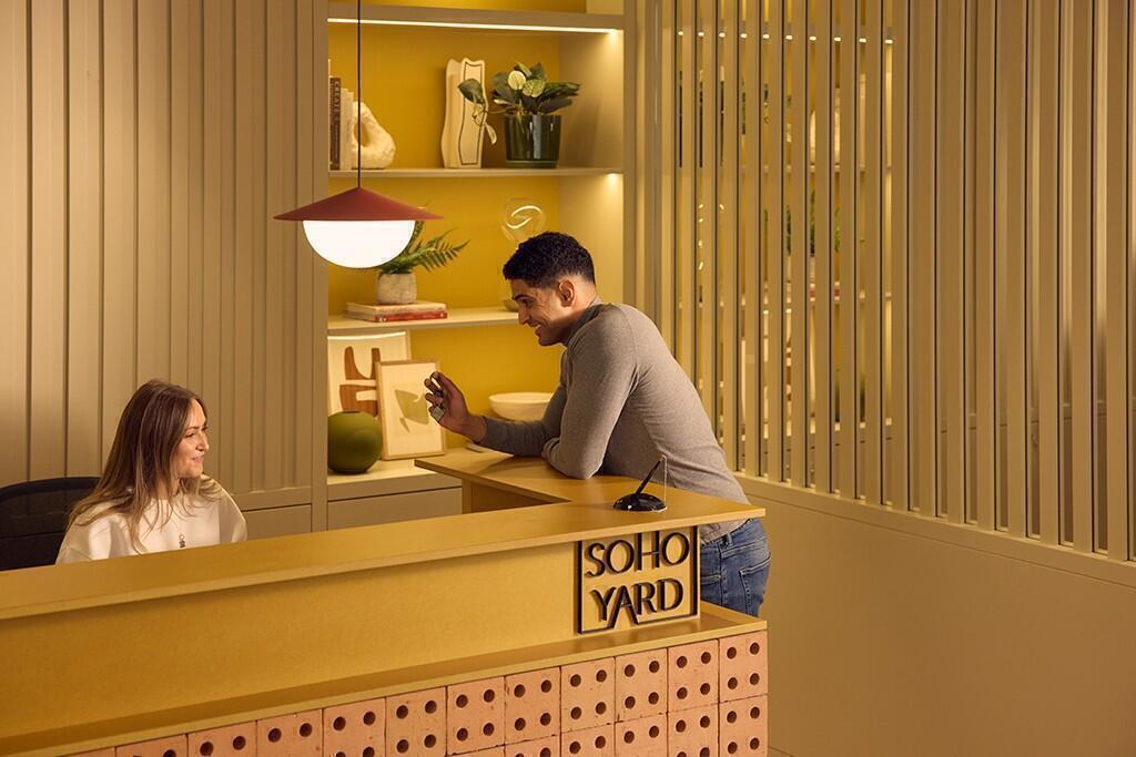 24/7 Reception