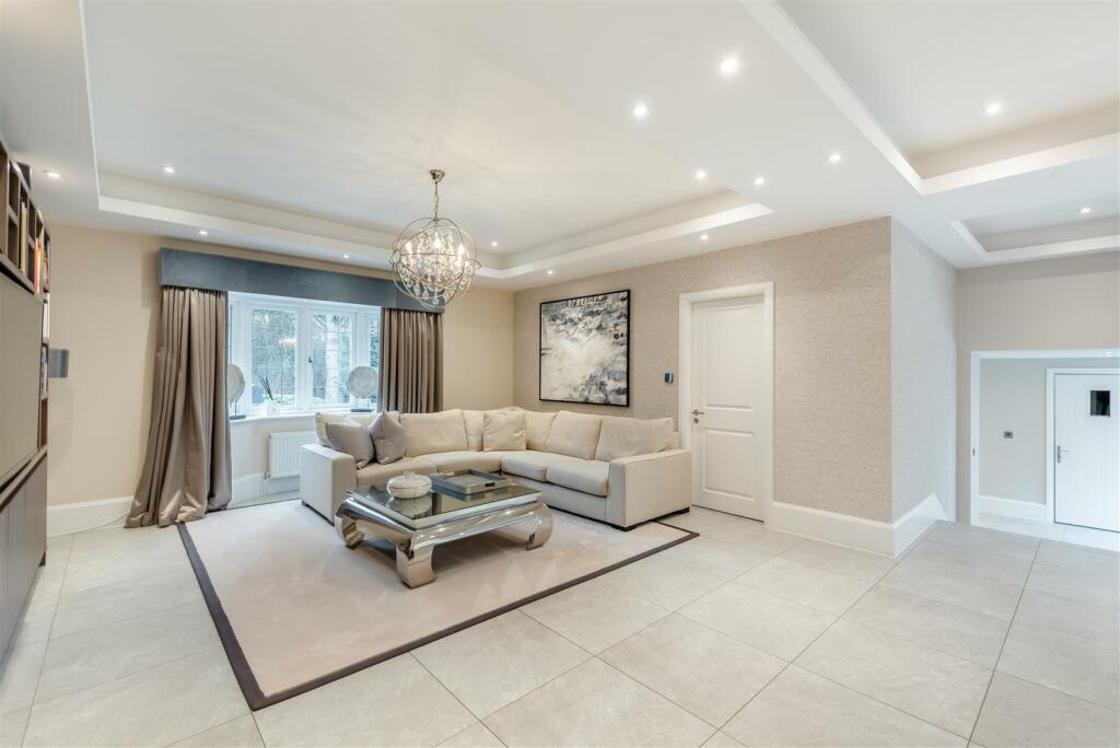 8538054-interior01.jpg
