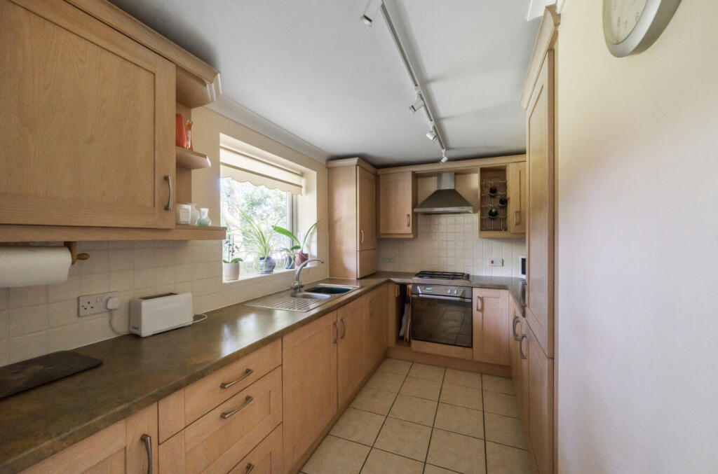 1312149-3-685285b...