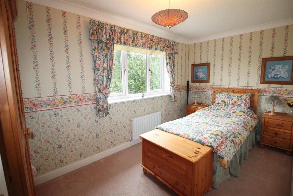 Mendip Close, bed 4.JPG