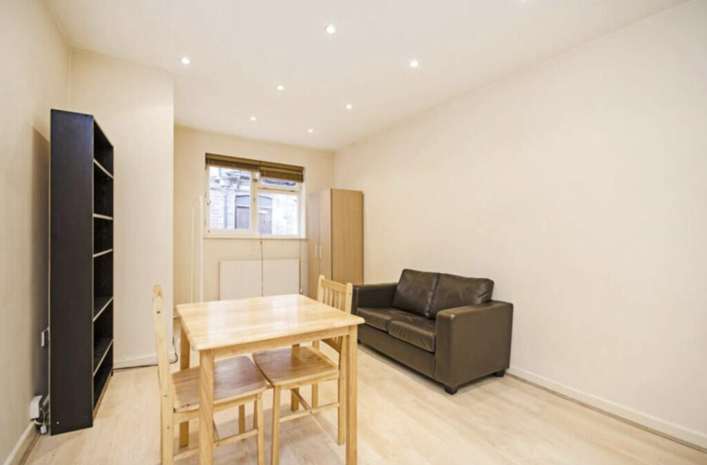 Screenshot 2025-0...