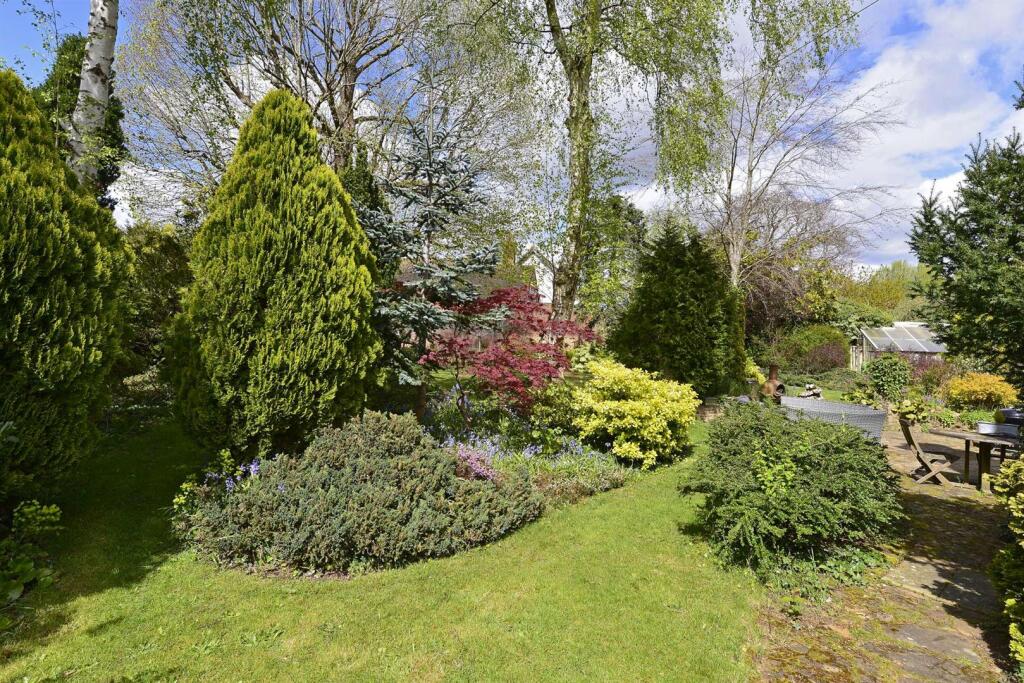 Bramley Lodge, High Street - externals (5)-1920.jp