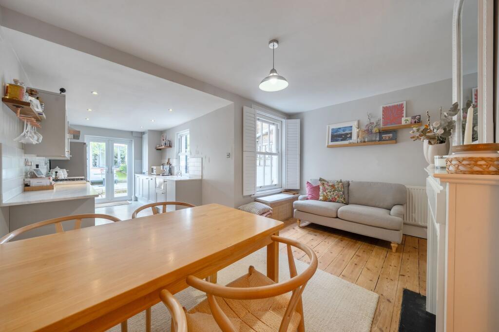 Kitchen/Dining Room (3)
