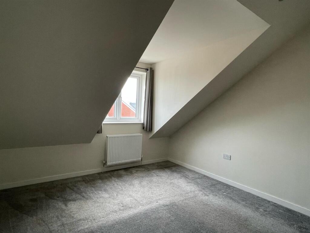 Bedroom..jpg