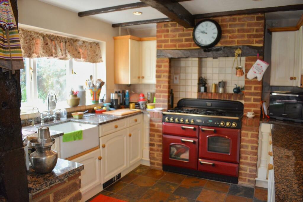 Kitchen Alt.jpg