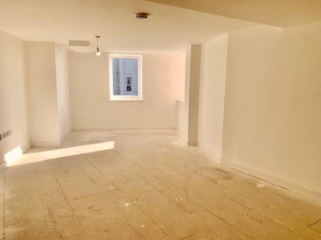 Flat 10 Lounge