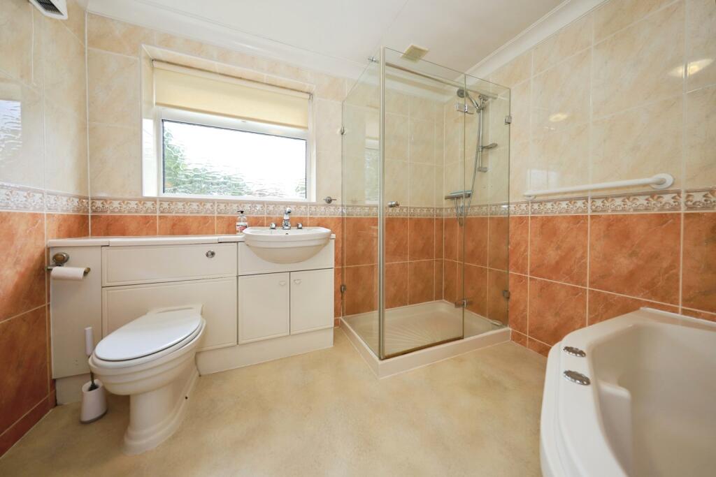 Bathroom/Shower Room