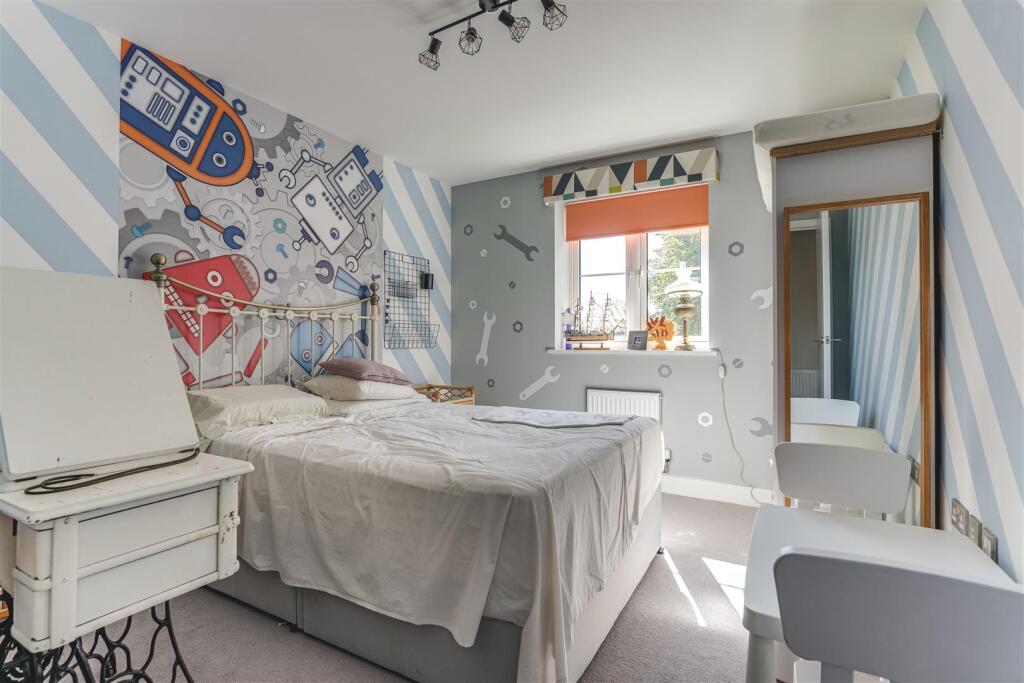 Joyce Frankland Close-7.jpg