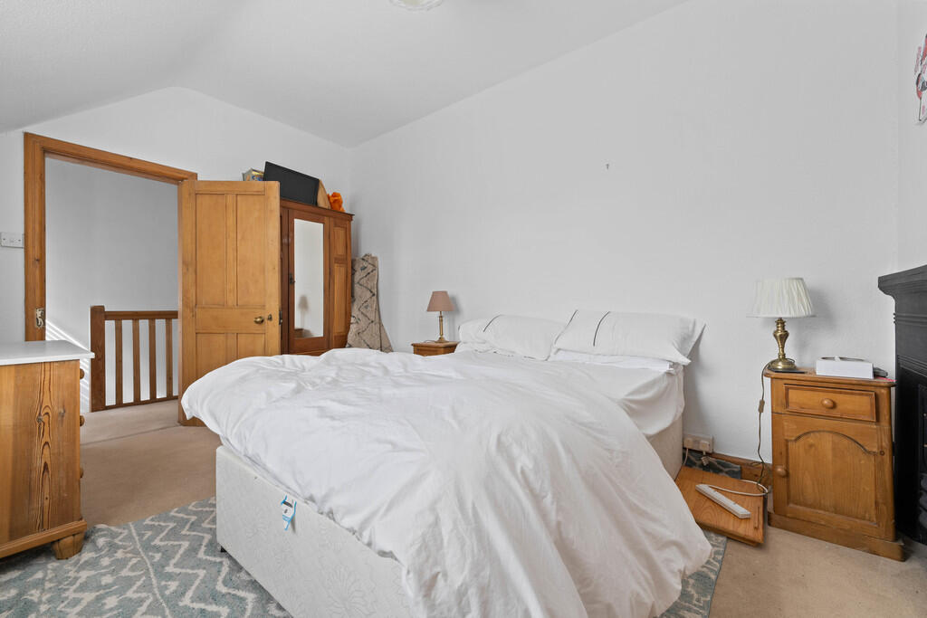 32 Overleigh Road...