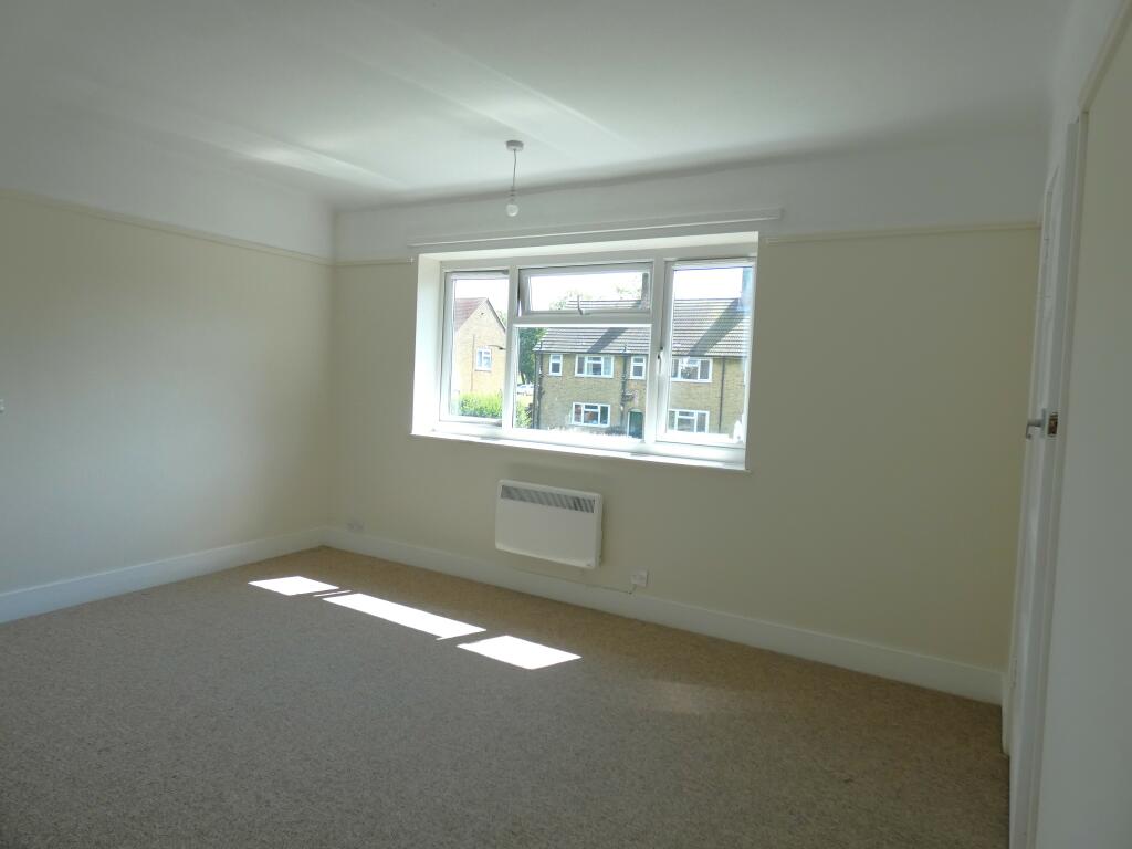 Pic 5 Bedroom One.JPG